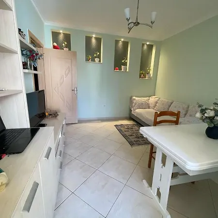 Lovenest Dajti Τίρανα