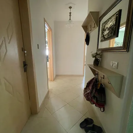 Lovenest Dajti Apartamento *